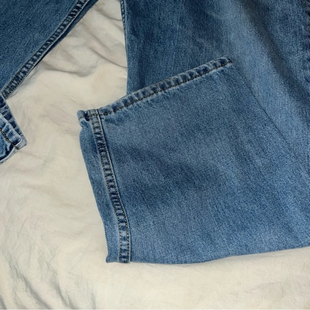 Levi's Light Blue Denim Jeans‎